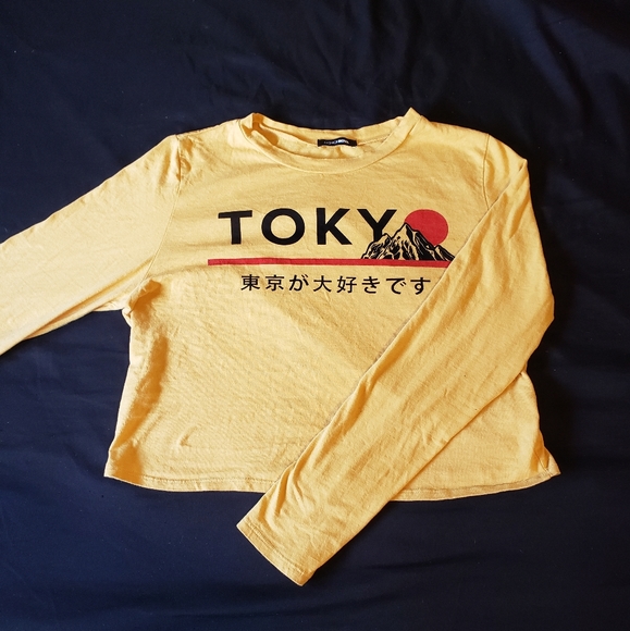 Fashon nova long sleeve crop tee Japanese/Japan